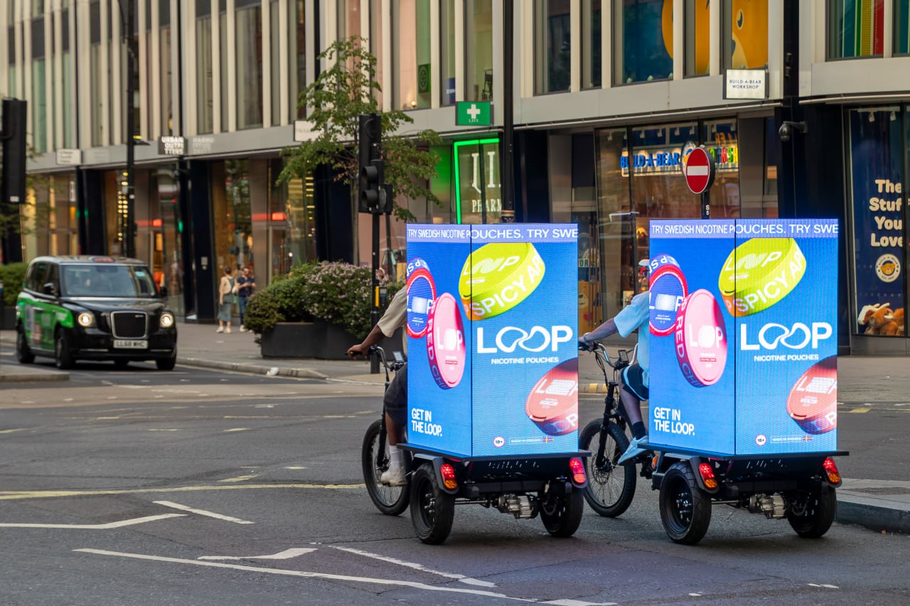 Loop Nicotine Pouches AdBike fleet in Central London
